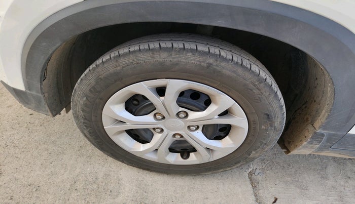 2022 KIA SONET HTE 1.2, Petrol, Manual, 33,075 km, tyre