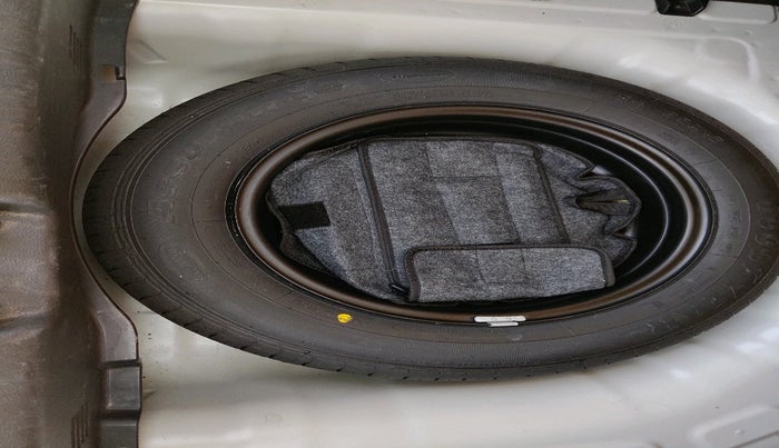 2022 KIA SONET HTE 1.2, Petrol, Manual, 33,075 km, tyre