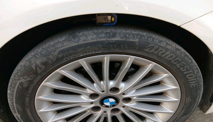 2013 BMW 3 Series 320D LUXURYLINE, Diesel, Automatic, 1,14,000 km, tyre