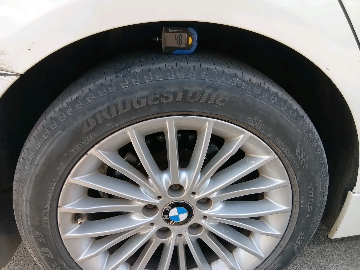 2013 BMW 3 Series 320D LUXURYLINE, Diesel, Automatic, 1,14,000 km, tyre