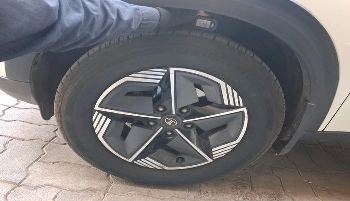 2023 Tata NEXON CREATIVE AMT 1.5 DIESEL, Diesel, Automatic, 40,143 km, tyre