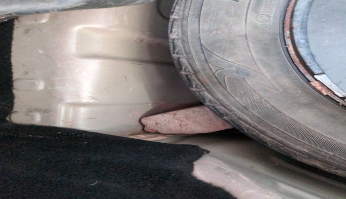 2017 Mahindra KUV 100 NXT K8 D 6 STR, Diesel, Manual, 44,443 km, tyre