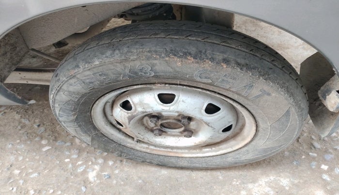 2017 Maruti Eeco 5 STR WITH A/C+HTR, Petrol, Manual, 1,20,801 km, tyre