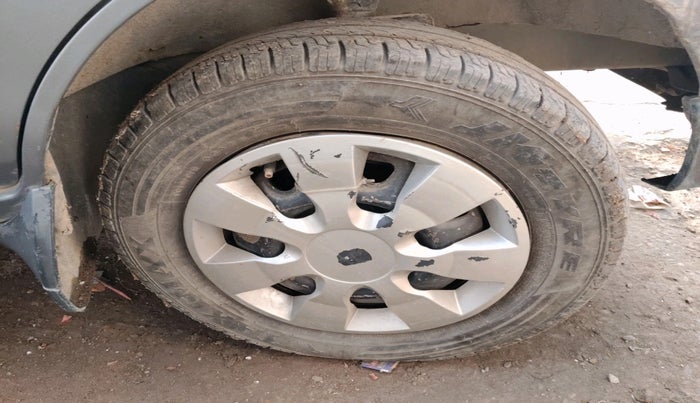 2017 Maruti Eeco 5 STR WITH A/C+HTR, Petrol, Manual, 1,20,801 km, tyre