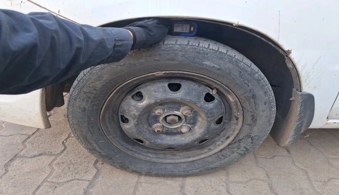 2010 Maruti Zen Estilo LXI, Petrol, Manual, 2,29,595 km, tyre