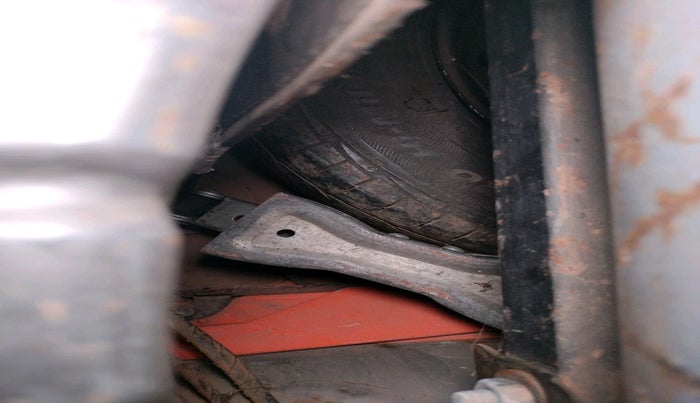 2012 Hyundai Eon D-LITE+, Petrol, Manual, 1,10,374 km, tyre