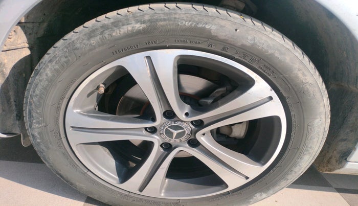 2020 Mercedes Benz E Class E 220 D, Diesel, Automatic, 74,945 km, tyre