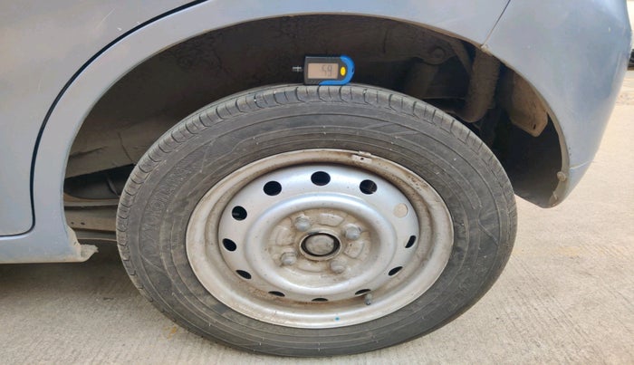 2012 Maruti Wagon R 1.0 LXI CNG, Petrol, Manual, 64,503 km, tyre