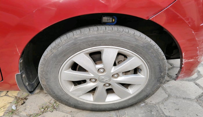 2015 Hyundai Xcent SX 1.2, Petrol, Manual, 1,29,958 km, tyre