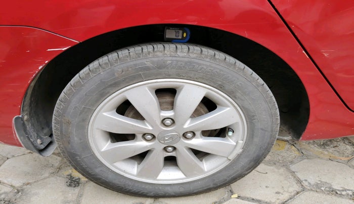 2015 Hyundai Xcent SX 1.2, Petrol, Manual, 1,29,958 km, tyre