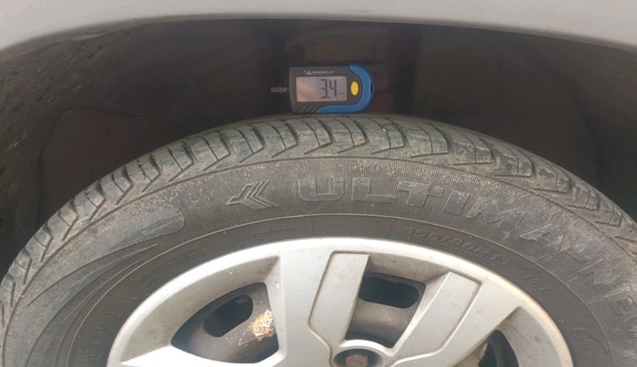 2016 Renault Kwid RXT 1.0 AMT (O), Petrol, Automatic, 46,848 km, tyre