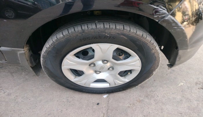 2013 Ford Ecosport AMBIENTE 1.5L DIESEL, Diesel, Manual, 1,16,391 km, tyre