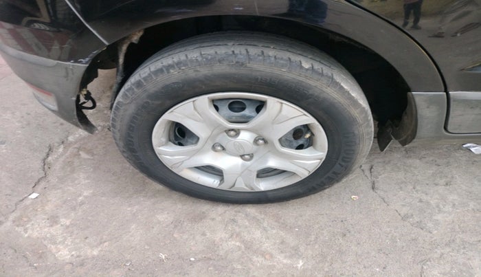 2013 Ford Ecosport AMBIENTE 1.5L DIESEL, Diesel, Manual, 1,16,391 km, tyre