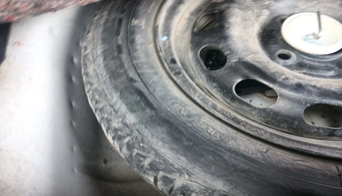 2011 Ford Figo TITANIUM 1.2 PETROL, Petrol, Manual, 85,454 km, tyre