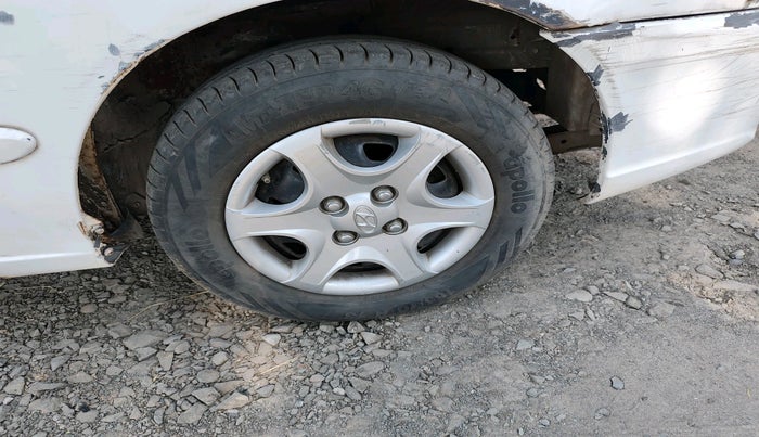 2011 Hyundai Accent GLE, Petrol, Manual, 1,37,460 km, tyre