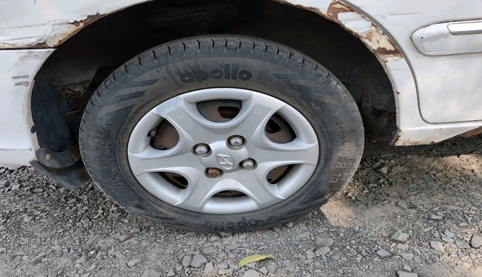 2011 Hyundai Accent GLE, Petrol, Manual, 1,37,460 km, tyre