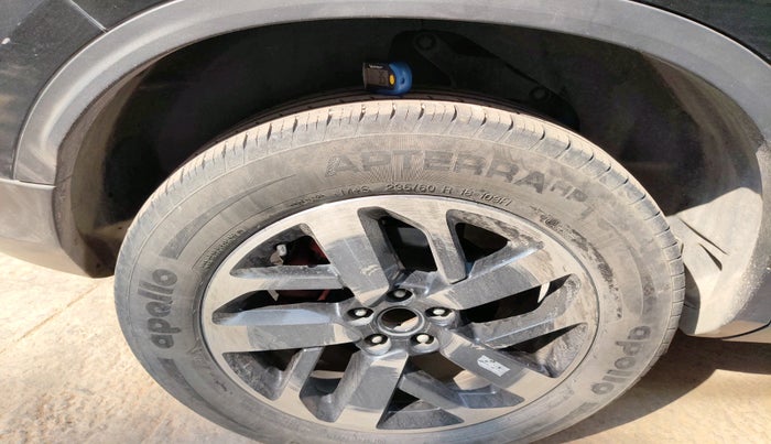 2023 Tata Harrier XZA + O 2.0L RED DARK EDITION 5 STR, Diesel, Automatic, 72,648 km, tyre