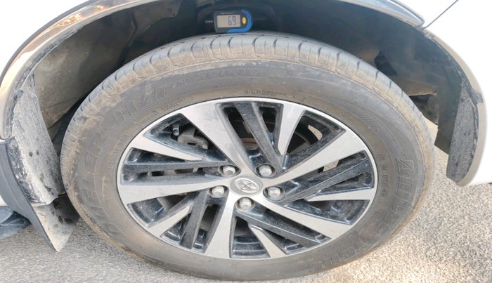 2021 Toyota Innova Crysta 2.4 ZX AT 7 STR, Diesel, Automatic, 44,876 km, tyre