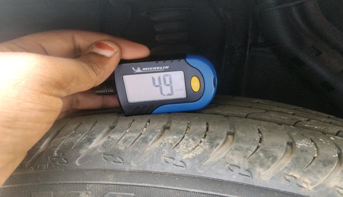 2025 Nissan MAGNITE N-Connecta B4D 1.0 Petrol MT, Petrol, Manual, 18,706 km, tyre