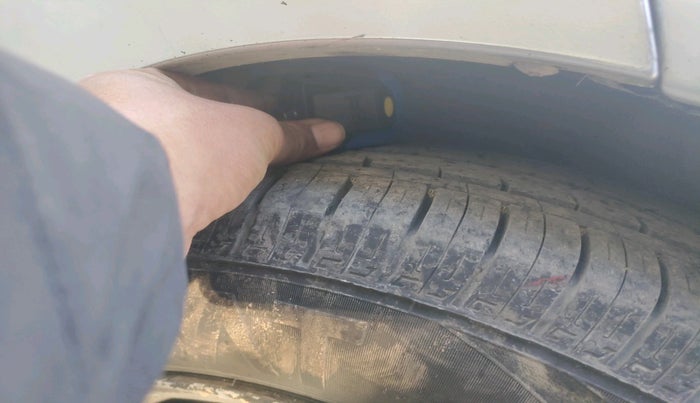 2014 Honda Mobilio 1.5L I-DTEC S, Diesel, Manual, 1,76,060 km, tyre