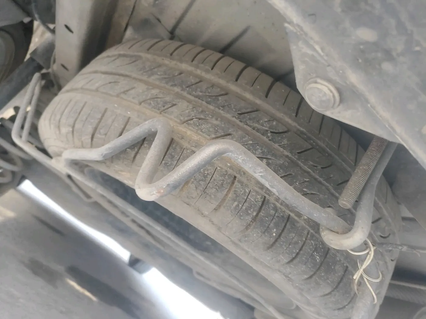 2014 Honda Mobilio 1.5L I-DTEC S, Diesel, Manual, 1,76,060 km, tyre