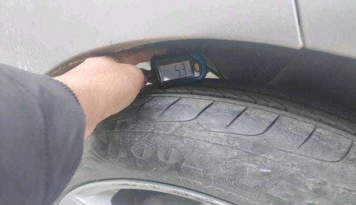 2014 Honda Mobilio 1.5L I-DTEC S, Diesel, Manual, 1,76,060 km, tyre