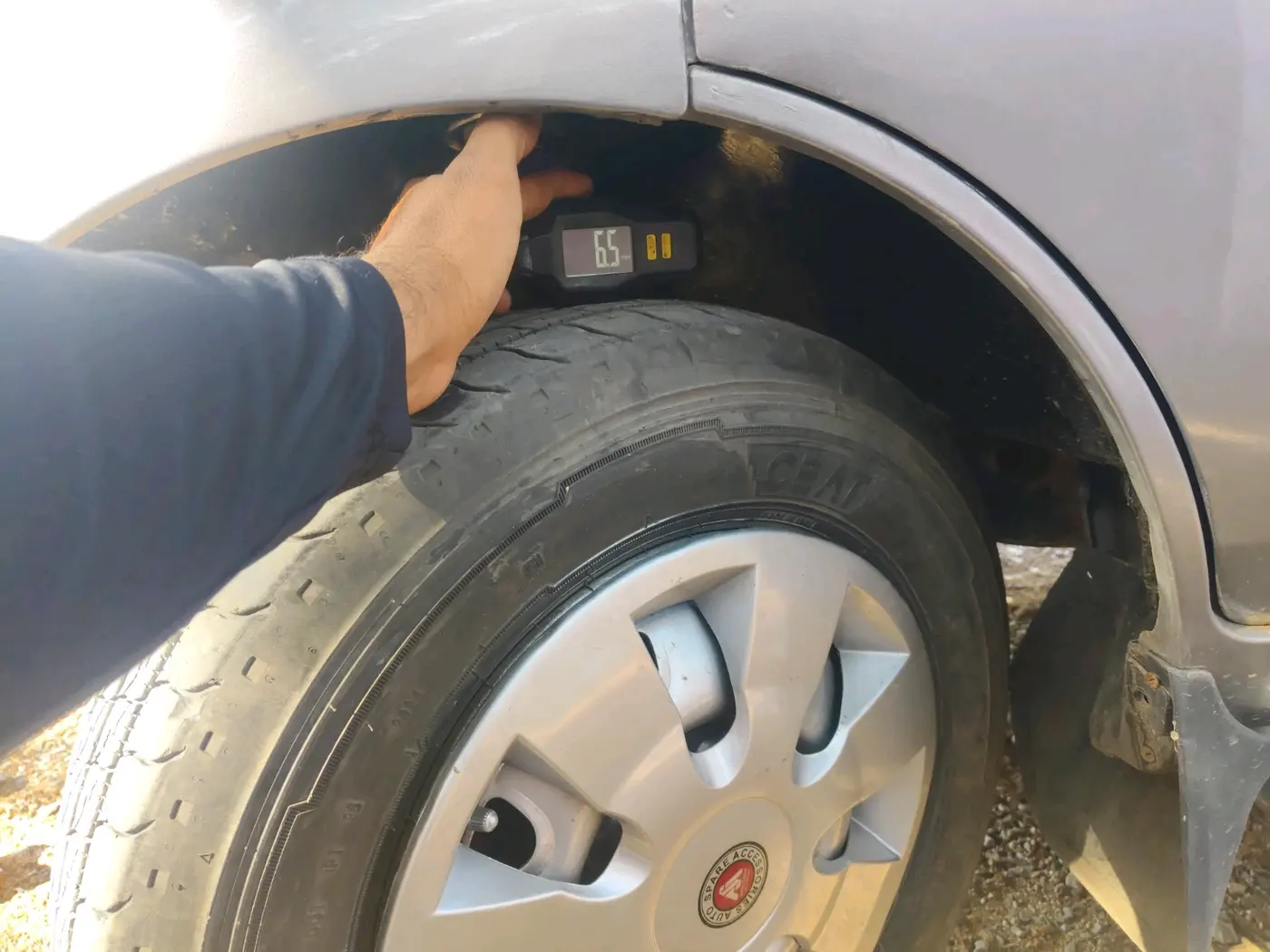 2015 Maruti Eeco 5 STR WITH A/C+HTR, Petrol, Manual, 74,374 km, tyre
