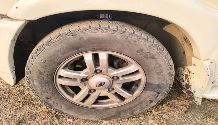 2013 Mahindra Scorpio VLX 2WD BS-III, Diesel, Manual, 1,19,635 km, tyre