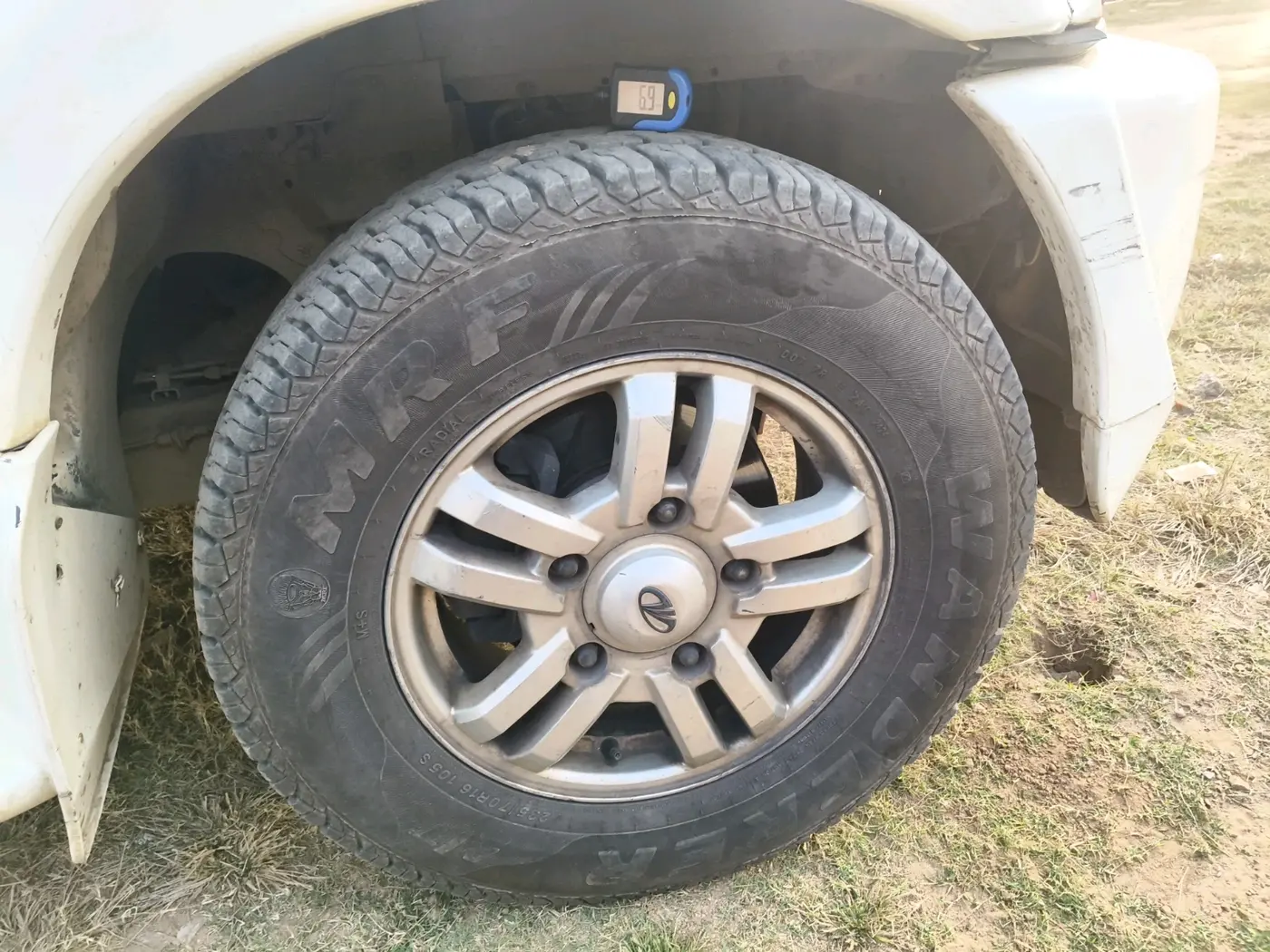 2013 Mahindra Scorpio VLX 2WD BS-III, Diesel, Manual, 1,19,635 km, tyre