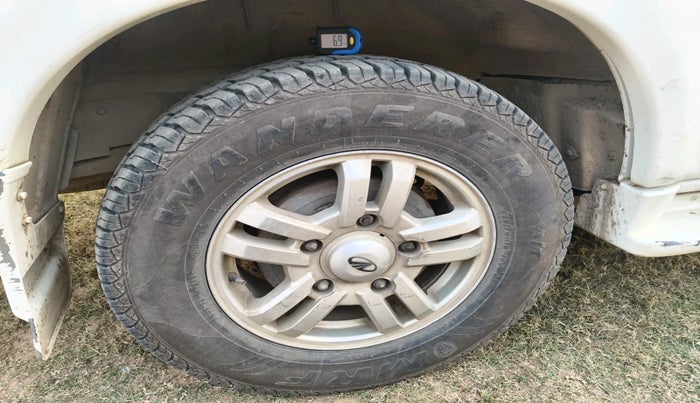 2013 Mahindra Scorpio VLX 2WD BS-III, Diesel, Manual, 1,19,635 km, tyre