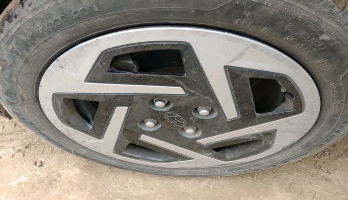 2024 Hyundai GRAND I10 NIOS SPORTZ 1.2 KAPPA VTVT CNG, Petrol, Manual, 42,181 km, tyre