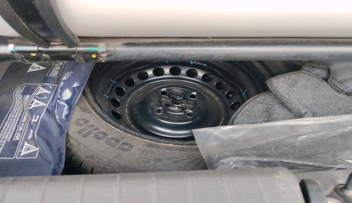 2024 Hyundai GRAND I10 NIOS SPORTZ 1.2 KAPPA VTVT CNG, Petrol, Manual, 42,181 km, tyre