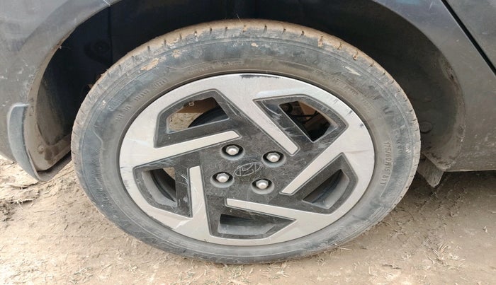 2024 Hyundai GRAND I10 NIOS SPORTZ 1.2 KAPPA VTVT CNG, Petrol, Manual, 42,181 km, tyre