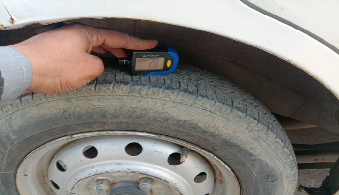 2013 Maruti Wagon R 1.0 LXI CNG, Petrol, Manual, 1,23,564 km, tyre