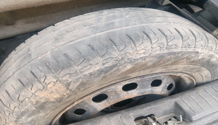 2016 Mahindra Kuv100 K8 6 STR, Petrol, Manual, 1,02,870 km, tyre