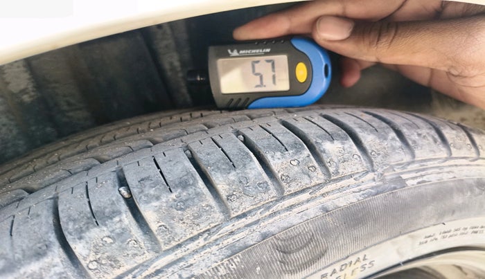 2015 Hyundai i20 SPORTZ 1.4 AT, Petrol, Automatic, 99,633 km, tyre