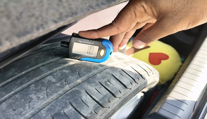 2015 Hyundai i20 SPORTZ 1.4 AT, Petrol, Automatic, 99,633 km, tyre