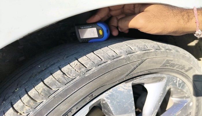 2015 Hyundai i20 SPORTZ 1.4 AT, Petrol, Automatic, 99,633 km, tyre