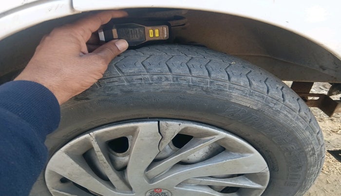 2016 Maruti Eeco 5 STR WITH A/C+HTR, Petrol, Manual, 38,383 km, tyre