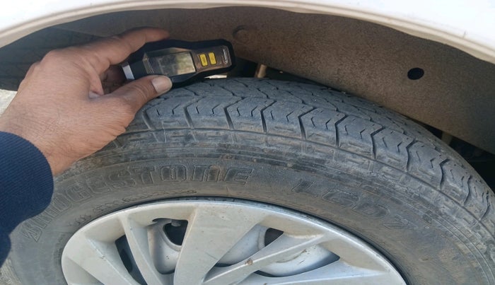 2016 Maruti Eeco 5 STR WITH A/C+HTR, Petrol, Manual, 38,383 km, tyre