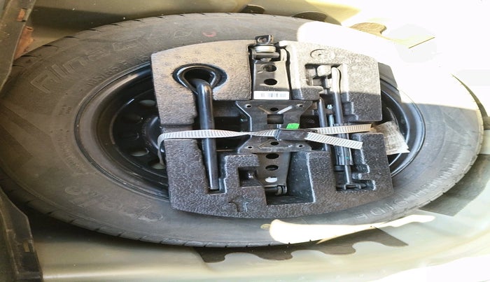 2021 Volkswagen TAIGUN TOPLINE 1.0 TSI AT, Petrol, Automatic, 75,000 km, tyre