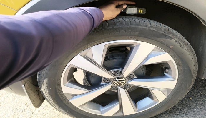 2021 Volkswagen TAIGUN TOPLINE 1.0 TSI AT, Petrol, Automatic, 75,000 km, tyre