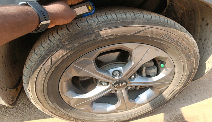 2020 KIA SELTOS HTK PLUS 1.5 DIESEL, Diesel, Manual, 1,24,000 km, tyre