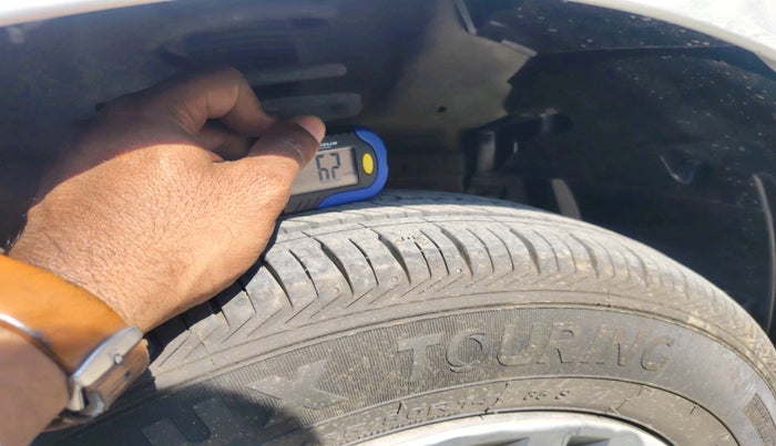 2011 Maruti Swift VXI, Petrol, Manual, 72,593 km, tyre