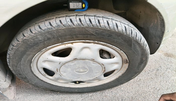 2013 Chevrolet Beat PS PETROL, Petrol, Manual, 76,342 km, tyre