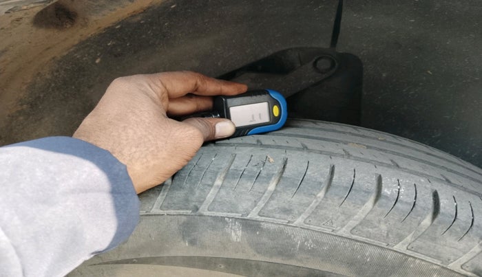 2022 Tata Safari XE, Diesel, Manual, 61,296 km, tyre