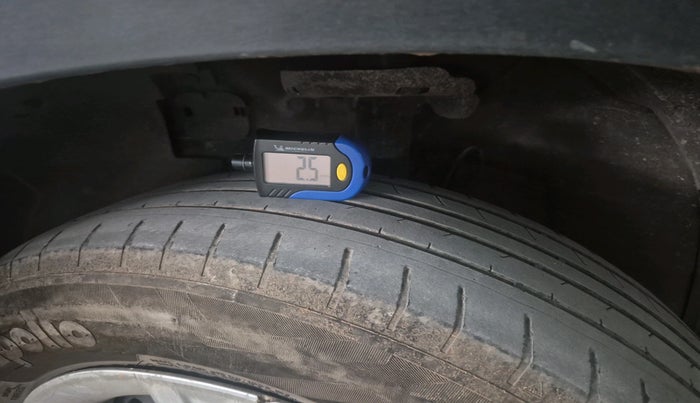 2022 Hyundai VENUE S 1.2, Petrol, Manual, 53,366 km, tyre