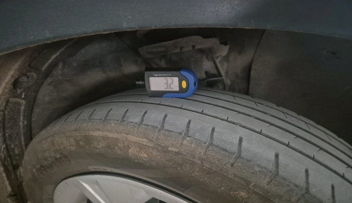 2022 Hyundai VENUE S 1.2, Petrol, Manual, 53,366 km, tyre