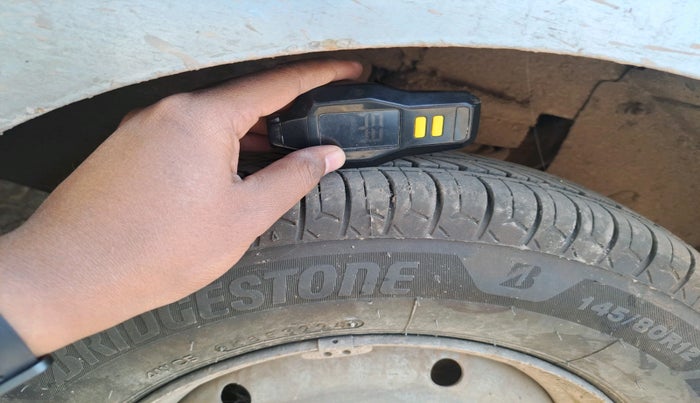 2010 Tata Nano LX, Petrol, Manual, 1,27,950 km, tyre