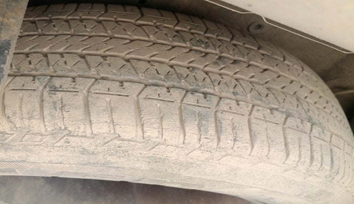 2014 Mahindra XUV500 W8, Diesel, Manual, 1,55,144 km, tyre